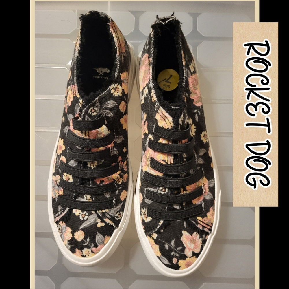 Rocket Dog Women's Black and Pink Floral Sneakers